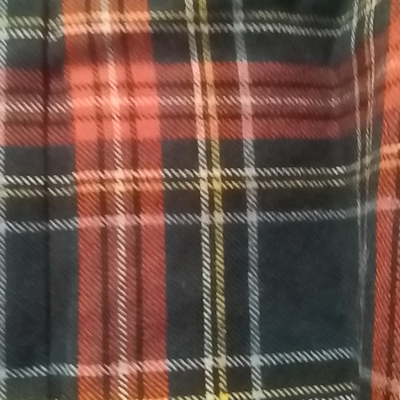 Dean of Scotland women's tartan skirt, size 6, 100%wool. - Picture 3 of 5
